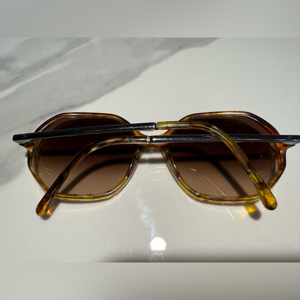 Chanel Stylish Brown Sunglasses - Picture 6 of 6